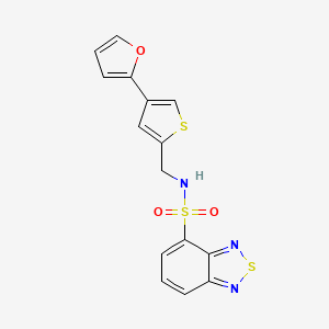 molecular formula C15H11N3O3S3 B3019045 N-[[4-(Furan-2-yl)thiophen-2-yl]methyl]-2,1,3-benzothiadiazole-4-sulfonamide CAS No. 2379994-52-0
