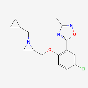 molecular formula C16H18ClN3O2 B3019976 5-[5-Chloro-2-[[1-(cyclopropylmethyl)aziridin-2-yl]methoxy]phenyl]-3-methyl-1,2,4-oxadiazole CAS No. 2418643-42-0