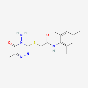 molecular formula C15H19N5O2S B3020260 2-((4-amino-6-methyl-5-oxo-4,5-dihydro-1,2,4-triazin-3-yl)thio)-N-mesitylacetamide CAS No. 728925-32-4