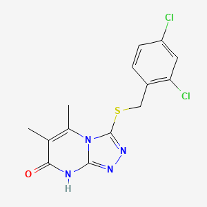 molecular formula C14H12Cl2N4OS B3020373 3-((2,4-dichlorobenzyl)thio)-5,6-dimethyl-[1,2,4]triazolo[4,3-a]pyrimidin-7(8H)-one CAS No. 891136-83-7