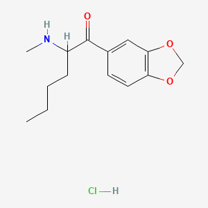 molecular formula C14H20ClNO3 B3025875 1-(1,3-苯并二氧杂环-5-基)-2-(甲基氨基)-1-己酮，一水合盐酸盐 CAS No. 27912-40-9