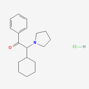 molecular formula C18H26ClNO B3025955 2-环己基-1-苯基-2-(1-吡咯烷基)-乙酮，一水合氯化物 CAS No. 1803168-16-2