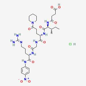 molecular formula C34H53ClN10O10 B3026015 N-(3-羧基-1-氧代丙基)-L-异亮氨酰-5-氧代-5-(1-哌啶基)-L-正缬氨酰甘氨酰-N-(4-硝基苯基)-L-精氨酰胺，一水合氯化物 CAS No. 1379822-04-4