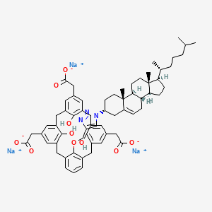 molecular formula C64H74N3Na3O10 B3026329 25-[[1-(3alpha)-cholest-5-en-3-yl-1H-1,2,3-triazol-4-yl]methoxy]-26,27,28-trihydroxy-pentacyclo[19.3.1.13,7.19,13.115,19]octacosa-1(25),3,5,7(28),9,11,13(27),15,17,19(26),21,23-dodecaene-5,11,17-triaceticacid,trisodiumsalt CAS No. 2121543-66-4