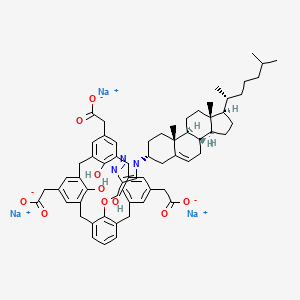 molecular formula C64H74N3Na3O10 B3026329 trisodium;2-[11,17-bis(carboxylatomethyl)-25-[[1-[(3R,8S,9S,10R,13R,14S,17R)-10,13-dimethyl-17-[(2R)-6-methylheptan-2-yl]-2,3,4,7,8,9,11,12,14,15,16,17-dodecahydro-1H-cyclopenta[a]phenanthren-3-yl]triazol-4-yl]methoxy]-26,27,28-trihydroxy-5-pentacyclo[19.3.1.13,7.19,13.115,19]octacosa-1(24),3(28),4,6,9,11,13(27),15,17,19(26),21(25),22-dodecaenyl]acetate CAS No. 2121543-66-4