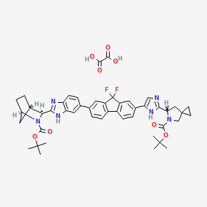 molecular formula C47H50F2N6O8 B3028039 （1R、3S、4S）-叔丁基 3-(6-(7-(2-((S)-5-(叔丁氧羰基)-5-氮杂螺[2.4]庚烷-6-基)-1H-咪唑-5-基)-9,9-二氟-9H-芴-2-基)-1H-苯并[d]咪唑-2-基)-2-氮杂双环[2.2.1]庚烷-2-羧酸草酸盐 CAS No. 1499193-66-6