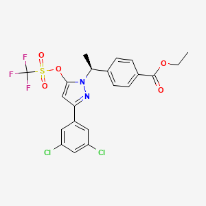 molecular formula C21H17Cl2F3N2O5S B3030140 (S)-ethyl 4-(1-(3-(3,5-dichlorophenyl)-5-(trifluoromethylsulfonyloxy)-1H-pyrazol-1-yl)ethyl)benzoate CAS No. 870823-09-9