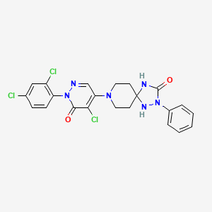 molecular formula C22H19Cl3N6O2 B3035763 8-(5-Chloro-1-(2,4-dichlorophenyl)-6-oxo-1,6-dihydro-4-pyridazinyl)-2-phenyl-1,2,4,8-tetraazaspiro(4.5)decan-3-one CAS No. 338413-92-6