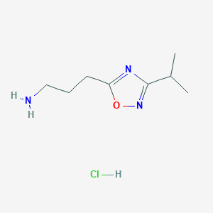 3-[3-(Propan-2-yl)-1,2,4-oxadiazol-5-yl]propan-1-amine hydrochloride
