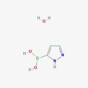 molecular formula C3H7BN2O3 B3046825 1H-吡唑-3-硼酸水合物 CAS No. 1310383-92-6