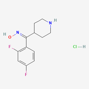molecular formula C12H15ClF2N2O B3047368 (Z)-(2,4-二氟苯基)哌啶-4-基甲酮肟盐酸盐 CAS No. 138271-16-6