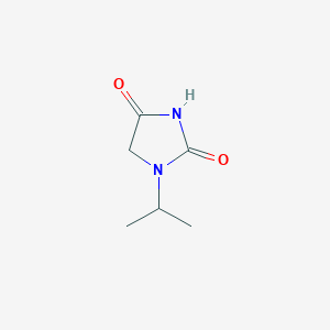 molecular formula C6H10N2O2 B3054784 2,4-Imidazolidinedione, 1-(1-methylethyl)- CAS No. 61893-10-5