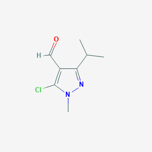 molecular formula C8H11ClN2O B3077046 5-氯-1-甲基-3-(丙-2-基)-1H-吡唑-4-甲醛 CAS No. 1043918-77-9
