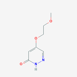 molecular formula C7H10N2O3 B3098927 5-(2-甲氧基乙氧基)哒嗪-3(2H)-酮 CAS No. 1346697-90-2