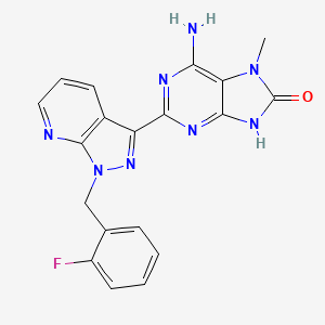 molecular formula C19H15FN8O B3100130 6-Amino-2-(1-(2-fluorobenzyl)-1H-pyrazolo[3,4-b]pyridin-3-yl)-7-methyl-7H-purin-8(9H)-one CAS No. 1361569-18-7