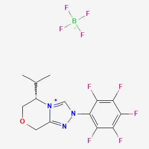molecular formula C14H13BF9N3O B3103030 (S)-5-异丙基-2-(全氟苯基)-2,5,6,8-四氢-[1,2,4]三唑并[3,4-c][1,4]恶嗪-4-鎓四氟硼酸盐 CAS No. 1431323-18-0