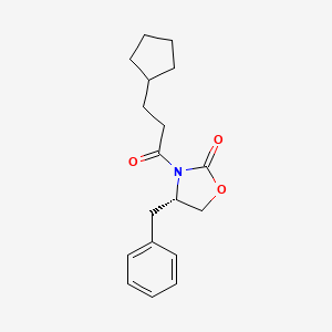 molecular formula C18H23NO3 B3103229 (4S)-苄基-3-(3-环戊基丙酰基)恶唑烷-2-酮 CAS No. 143415-28-5