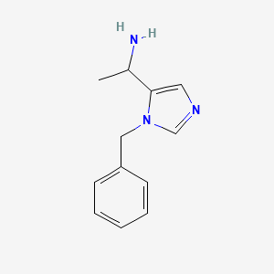 molecular formula C12H15N3 B3106612 1-(3-苄基咪唑-4-基)乙胺 CAS No. 1597858-23-5