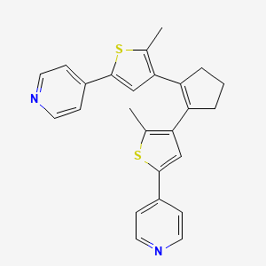 molecular formula C25H22N2S2 B3146812 1,2-双[2-甲基-5-(4-吡啶基)-3-噻吩基]环戊烯 CAS No. 608528-49-0