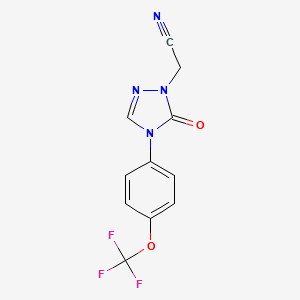 molecular formula C11H7F3N4O2 B3160816 2-{5-氧代-4-[4-(三氟甲氧基)苯基]-4,5-二氢-1H-1,2,4-三唑-1-基}乙腈 CAS No. 866149-42-0