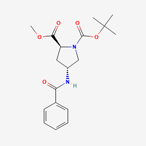 molecular formula C18H24N2O5 B3170433 1,2-吡咯烷二甲酸，4-(苯甲酰氨基)-，1-(1,1-二甲基乙基) 2-甲酯，(2S,4R)- CAS No. 943134-37-0