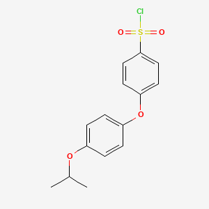 molecular formula C15H15ClO4S B3170968 4-[4-(Propan-2-yloxy)phenoxy]benzene-1-sulfonyl chloride CAS No. 946386-81-8