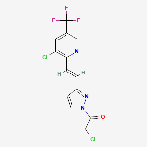 molecular formula C13H8Cl2F3N3O B3175390 2-chloro-1-[3-[(E)-2-[3-chloro-5-(trifluoromethyl)pyridin-2-yl]ethenyl]pyrazol-1-yl]ethanone CAS No. 956759-67-4