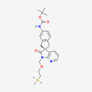 molecular formula C26H35N3O4Si B3175471 (R)-叔丁基 2'-氧代-1'-((2-(三甲基甲硅烷基)乙氧基)甲基)-1,1',2',3-四氢螺[茚-2,3'-吡咯并[2,3-b]吡啶]-5-基甲酰胺酸酯 CAS No. 957121-34-5
