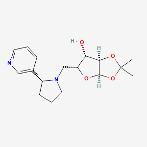 molecular formula C17H24N2O4 B3175546 (3aR,5R,6S,6aR)-2,2-dimethyl-5-{[(2R)-2-(pyridin-3-yl)pyrrolidin-1-yl]methyl}-tetrahydro-2H-furo[2,3-d][1,3]dioxol-6-ol CAS No. 957505-48-5