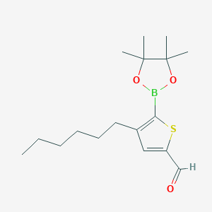molecular formula C17H27BO3S B3177243 4-己基-5-(4,4,5,5-四甲基-1,3,2-二氧杂硼环-2-基)噻吩-2-甲醛 CAS No. 1402132-40-4