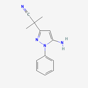 molecular formula C13H14N4 B3198388 2-(5-amino-1-phenyl-1H-pyrazol-3-yl)-2-methylpropanenitrile CAS No. 1012879-84-3
