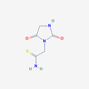 molecular formula C5H7N3O2S B3199031 2-(2,5-Dioxoimidazolidin-1-yl)ethanethioamide CAS No. 1016743-00-2