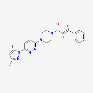 molecular formula C22H24N6O B3202043 (E)-1-(4-(6-(3,5-dimethyl-1H-pyrazol-1-yl)pyridazin-3-yl)piperazin-1-yl)-3-phenylprop-2-en-1-one CAS No. 1020503-18-7