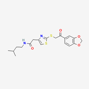 molecular formula C19H22N2O4S2 B3203109 2-(2-((2-(benzo[d][1,3]dioxol-5-yl)-2-oxoethyl)thio)thiazol-4-yl)-N-isopentylacetamide CAS No. 1021227-55-3