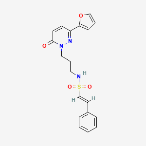 molecular formula C19H19N3O4S B3203327 (E)-N-(3-(3-(furan-2-yl)-6-oxopyridazin-1(6H)-yl)propyl)-2-phenylethenesulfonamide CAS No. 1021253-79-1