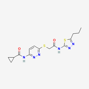 molecular formula C15H18N6O2S2 B3203398 N-(6-((2-oxo-2-((5-propyl-1,3,4-thiadiazol-2-yl)amino)ethyl)thio)pyridazin-3-yl)cyclopropanecarboxamide CAS No. 1021255-21-9