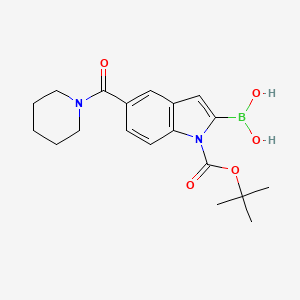molecular formula C19H25BN2O5 B3203756 1H-Indole-1-carboxylic acid, 2-borono-5-(1-piperidinylcarbonyl)-, 1-(1,1-dimethylethyl) ester CAS No. 1021342-97-1
