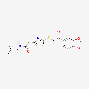molecular formula C18H20N2O4S2 B3204976 2-(2-((2-(benzo[d][1,3]dioxol-5-yl)-2-oxoethyl)thio)thiazol-4-yl)-N-isobutylacetamide CAS No. 1040638-67-2