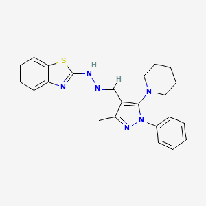 molecular formula C23H24N6S B3258369 (E)-2-(2-((3-methyl-1-phenyl-5-(piperidin-1-yl)-1H-pyrazol-4-yl)methylene)hydrazinyl)benzo[d]thiazole CAS No. 303789-62-0