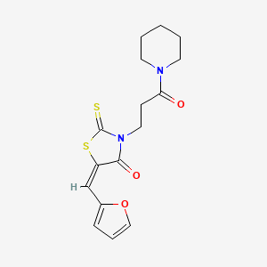 molecular formula C16H18N2O3S2 B3278800 (E)-5-(furan-2-ylmethylene)-3-(3-oxo-3-(piperidin-1-yl)propyl)-2-thioxothiazolidin-4-one CAS No. 682783-76-2