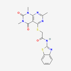 molecular formula C18H16N6O3S2 B3288519 N-(benzo[d]thiazol-2-yl)-2-((2,6,8-trimethyl-5,7-dioxo-5,6,7,8-tetrahydropyrimido[4,5-d]pyrimidin-4-yl)thio)acetamide CAS No. 852168-48-0