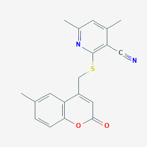 B3306774 4,6-dimethyl-2-(((6-methyl-2-oxo-2H-chromen-4-yl)methyl)thio)nicotinonitrile CAS No. 929440-17-5