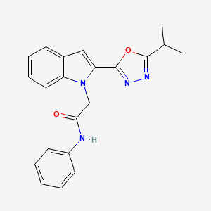 molecular formula C21H20N4O2 B3312910 2-(2-(5-isopropyl-1,3,4-oxadiazol-2-yl)-1H-indol-1-yl)-N-phenylacetamide CAS No. 946335-37-1