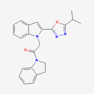 molecular formula C23H22N4O2 B3313680 1-(indolin-1-yl)-2-(2-(5-isopropyl-1,3,4-oxadiazol-2-yl)-1H-indol-1-yl)ethanone CAS No. 946382-09-8