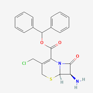 molecular formula C21H19ClN2O3S B3329215 (6R,7R)-benzhydryl 7-amino-3-(chloromethyl)-8-oxo-5-thia-1-azabicyclo[4.2.0]oct-2-ene-2-carboxylate CAS No. 56040-80-3