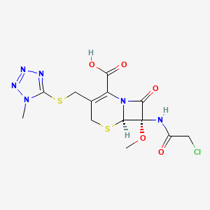 molecular formula C13H15ClN6O5S2 B3329307 (6R,7S)-7-(2-chloroacetamido)-7-methoxy-3-((1-methyl-1H-tetrazol-5-ylthio)methyl)-8-oxo-5-thia-1-azabicyclo[4.2.0]oct-2-ene-2-carboxylic acid CAS No. 57617-09-1