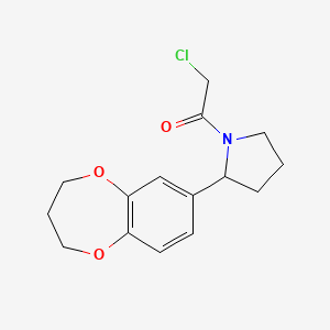 molecular formula C15H18ClNO3 B3387786 2-chloro-1-[2-(3,4-dihydro-2H-1,5-benzodioxepin-7-yl)pyrrolidin-1-yl]ethan-1-one CAS No. 852217-75-5