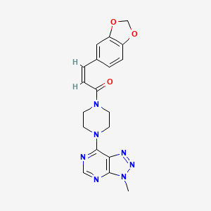 (Z)-3-(benzo[d][1,3]dioxol-5-yl)-1-(4-(3-methyl-3H-[1,2,3]triazolo[4,5-d]pyrimidin-7-yl)piperazin-1-yl)prop-2-en-1-one
