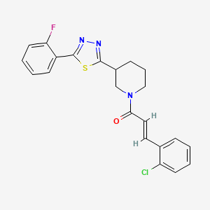 molecular formula C22H19ClFN3OS B3405674 (E)-3-(2-chlorophenyl)-1-(3-(5-(2-fluorophenyl)-1,3,4-thiadiazol-2-yl)piperidin-1-yl)prop-2-en-1-one CAS No. 1396893-00-7
