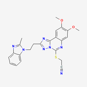 molecular formula C23H21N7O2S B3411127 2-((8,9-dimethoxy-2-(2-(2-methyl-1H-benzo[d]imidazol-1-yl)ethyl)-[1,2,4]triazolo[1,5-c]quinazolin-5-yl)thio)acetonitrile CAS No. 902434-08-6